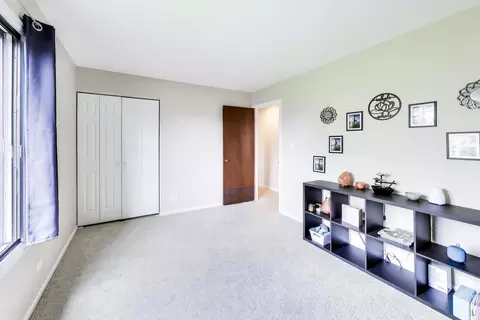 Bedroom - 1048 Harbour Ct #2B, Wheeling, IL 60090 photo 2 of 5