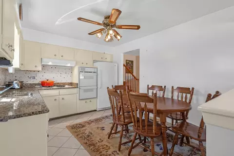 2054 Birch St, Des Plaines, IL 60018 photo 11