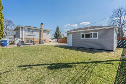 2054 Birch St, Des Plaines, IL 60018 photo 27