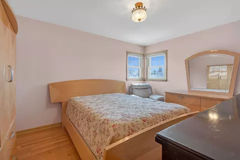 2054 Birch St, Des Plaines, IL 60018 photo 14