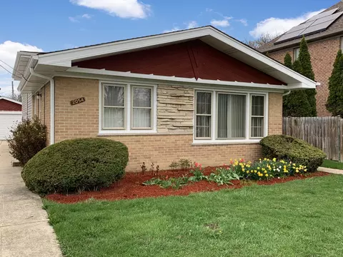 2054 Birch St, Des Plaines, IL 60018 photo 2