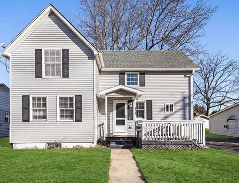 315 North Ave, Sycamore, IL 60178