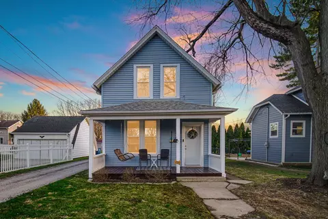 317 W 2nd St, Momence, IL 60954