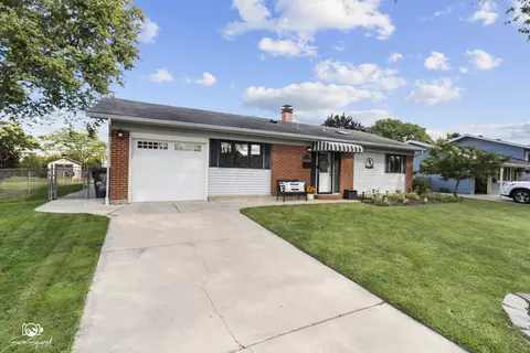 945 Morton St, Hoffman Estates, IL 60169