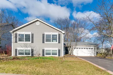 765 Old Mill Grove Rd, Lake Zurich, IL 60047