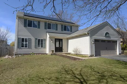 460 Danbury Dr, Carol Stream, IL 60188