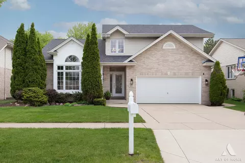 571 N Veterans Pkwy, Addison, IL 60101