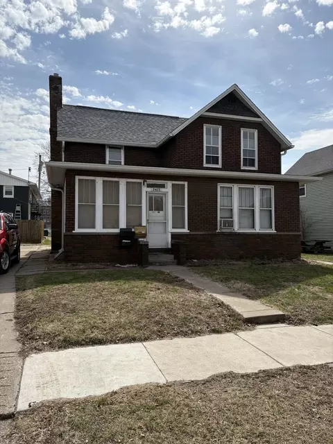 2428 5th Ave, Moline, IL 61265