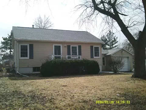 409 Mckillop St, Lynn Center, IL 61262