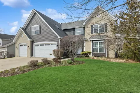 1200 Fieldstone Dr, Crystal Lake, IL 60014