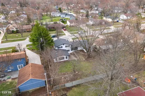 View/Area - 600 Baxter Ln, Hoffman Estates, IL 60169 photo 8 of 9