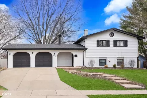 600 Baxter Ln, Hoffman Estates, IL 60169