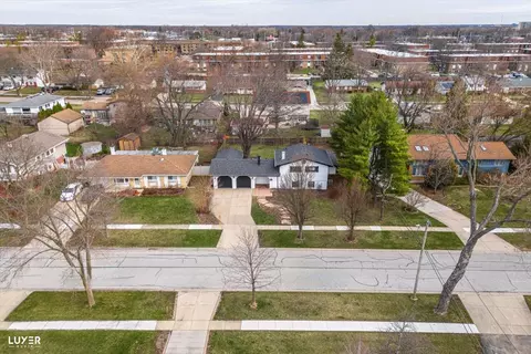 View/Area - 600 Baxter Ln, Hoffman Estates, IL 60169 photo 2 of 9
