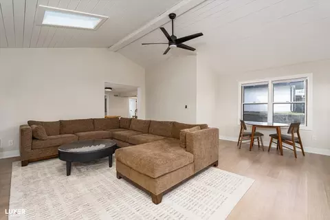 Living - 600 Baxter Ln, Hoffman Estates, IL 60169 photo 5 of 6