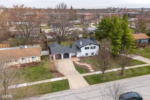 View/Area - 600 Baxter Ln, Hoffman Estates, IL 60169 photo 1 of 9