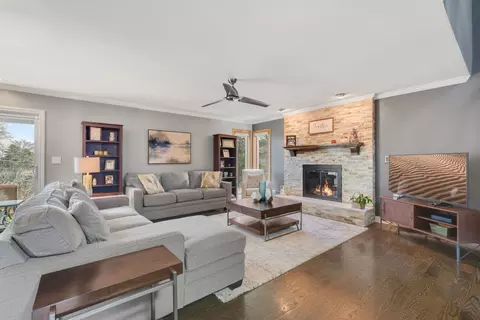Living - 705 Ascot Ct, Hoffman Estates, IL 60169 photo 1 of 7