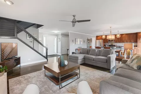 Living - 705 Ascot Ct, Hoffman Estates, IL 60169 photo 3 of 7