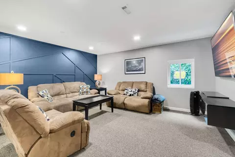 Living - 705 Ascot Ct, Hoffman Estates, IL 60169 photo 6 of 7