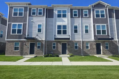 1541 Cooper St, Des Plaines, IL 60018