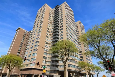 6301 N Sheridan Rd #15H, Chicago, IL 60660