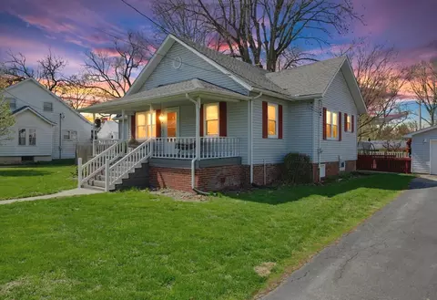 119 N Broadway St, Fisher, IL 61843