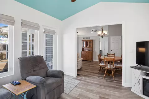 Entry Way - 100 Longford Dr, Elgin, IL 60120 photo 2 of 2
