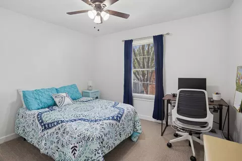 Bedroom - 100 Longford Dr, Elgin, IL 60120 photo 2 of 2