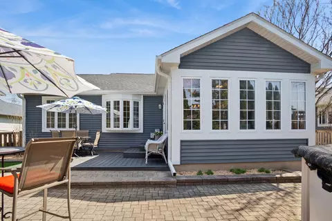 Exterior - 100 Longford Dr, Elgin, IL 60120 photo 4 of 6