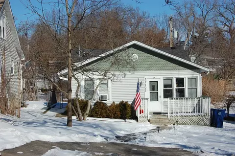 21702 W Edgewood Ave, Lake Villa, IL 60046