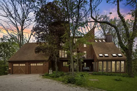 644 Schroeder Rd, Coal Valley, IL 61240