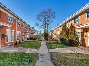 8829 Robin Dr #B, Des Plaines, IL 60016