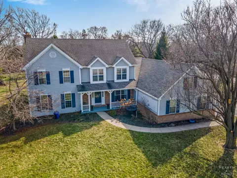 657 Old Westbury Rd, Crystal Lake, IL 60012