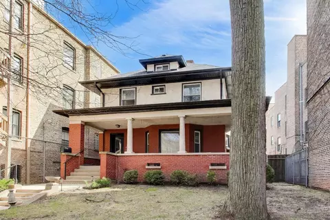 7015 N Sheridan Rd, Chicago, IL 60626