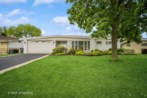 5654 N Manor Ln, Chicago, IL 60631