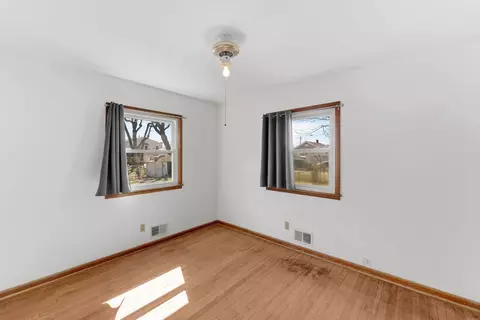 Bedroom - 1921 33rd St, Moline, IL 61265 photo 1 of 6