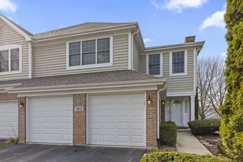 302 Roscommon Ct, Glen Ellyn, IL 60137