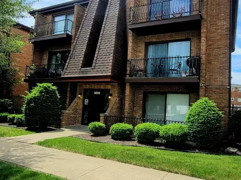 1889 Michigan City Rd #3E, Calumet City, IL 60409