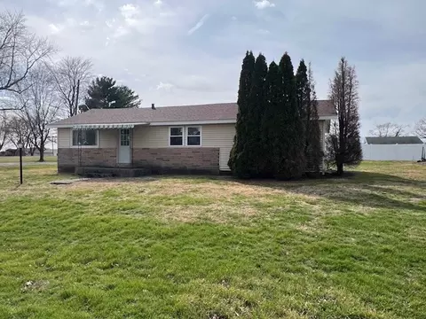 401 N Jackson St, Philo, IL 61864 photo 3