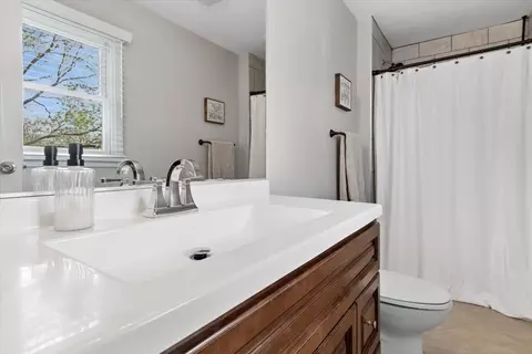 Bath - 535 Apache Dr, Batavia, IL 60510 photo 2 of 3
