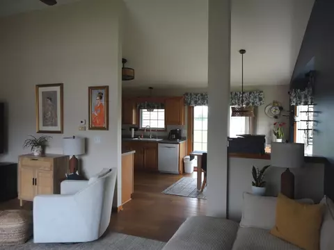 Living - 144 Winding Trl, Diamond, IL 60416 photo 3 of 3