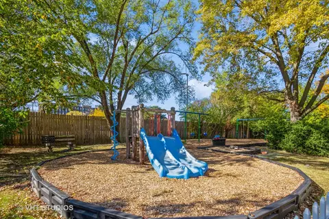 View/Area - 640 Murray Ln #111, Des Plaines, IL 60016 photo 1 of 1