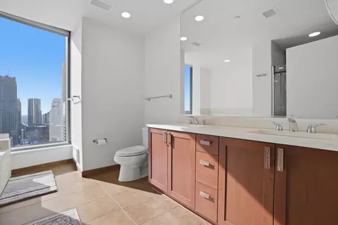 Bath - 60 E Monroe St #4504, Chicago, IL 60603 photo 1 of 3
