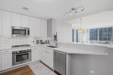 Kitchen - 60 E Monroe St #4504, Chicago, IL 60603 photo 3 of 4