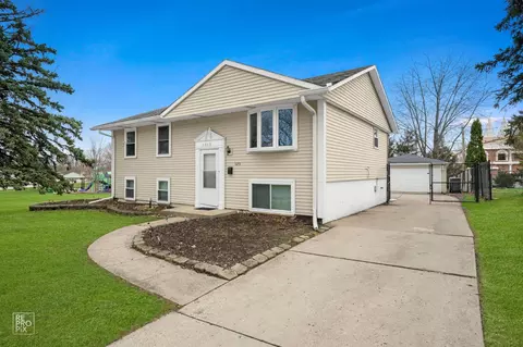 1013 Sunnydale Blvd, Streamwood, IL 60107