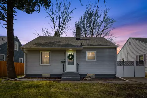 2052 37th St, Rock Island, IL 61201