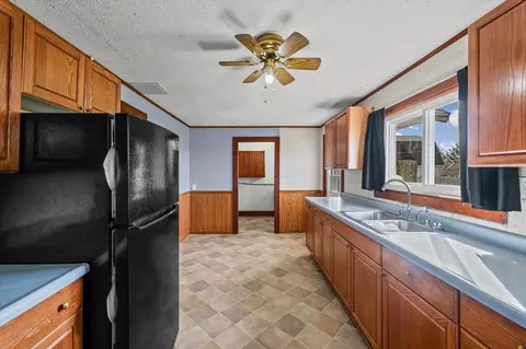 Kitchen - 104 E Allen St, Allerton, IL 61810 photo 4 of 5
