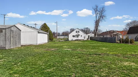 Exterior - 104 E Allen St, Allerton, IL 61810 photo 3 of 3