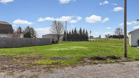 Exterior - 104 E Allen St, Allerton, IL 61810 photo 2 of 3