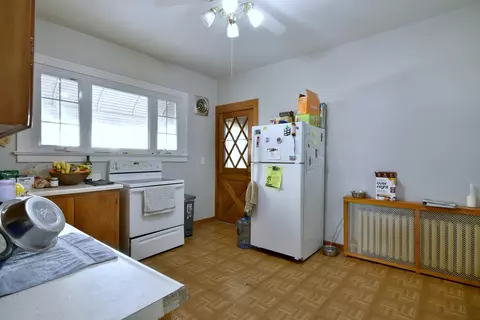 Kitchen - 7625 Monroe St, Forest Park, IL 60130 photo 7 of 9