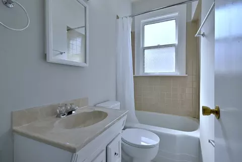 Bath - 7625 Monroe St, Forest Park, IL 60130 photo 5 of 5